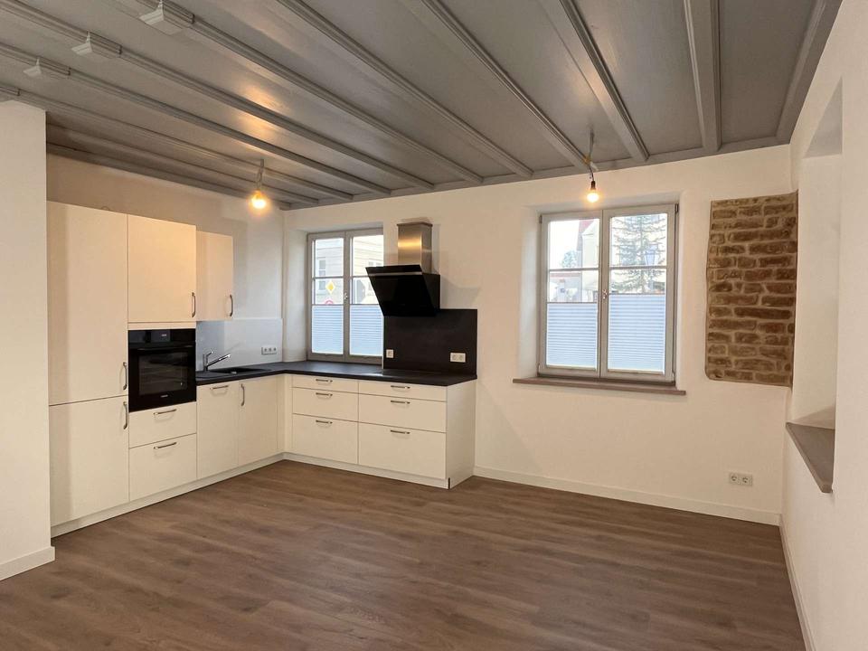 Thumbnail-Generation 55Plus: Exklusive 3-Zimmerwohnung in herrschaftlichem Anwesen mit optimaler Infrastruktur