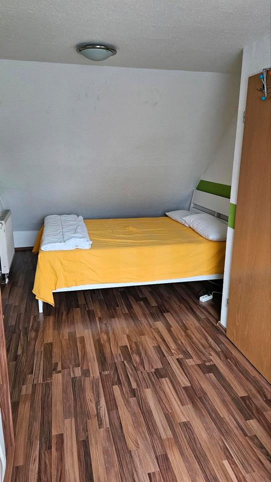 Thumbnail-Gemütliches Dachgeschoss-Zimmer in Niederseßmar (nur Frauen)