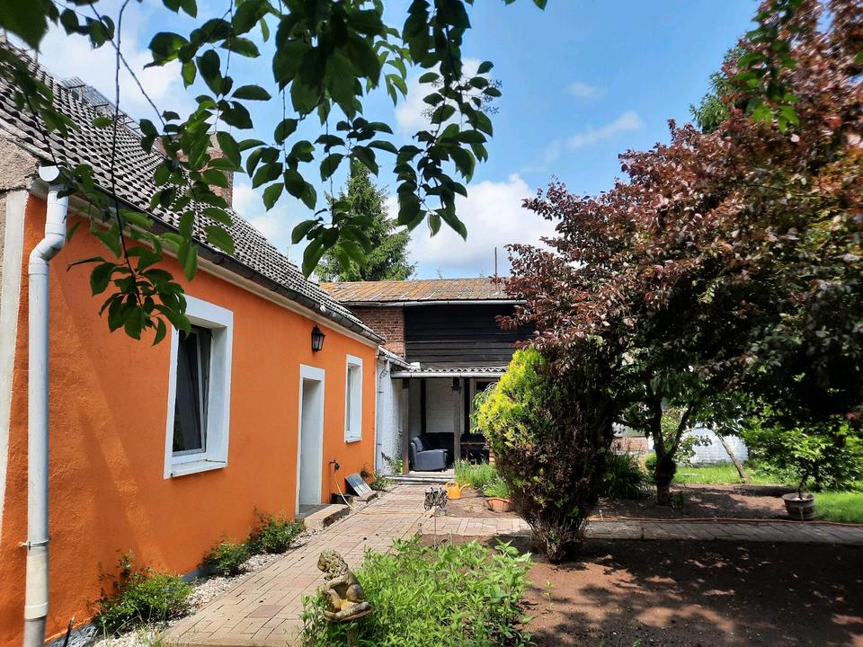 Thumbnail-Haus mit großem Grundstück zu verkaufen