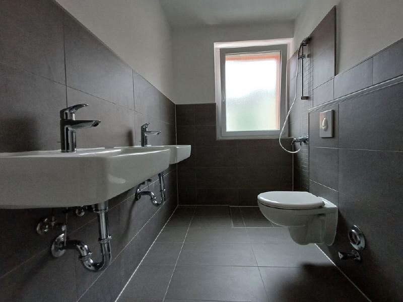 Thumbnail-Geräumige 2-Zimmer-Whg mit Balkon in gedämmtem Haus