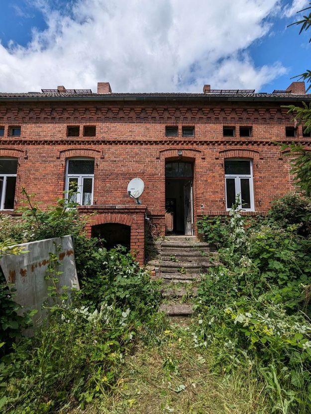 Thumbnail-Großes Haus mit eigenem Wald in Brandenburg