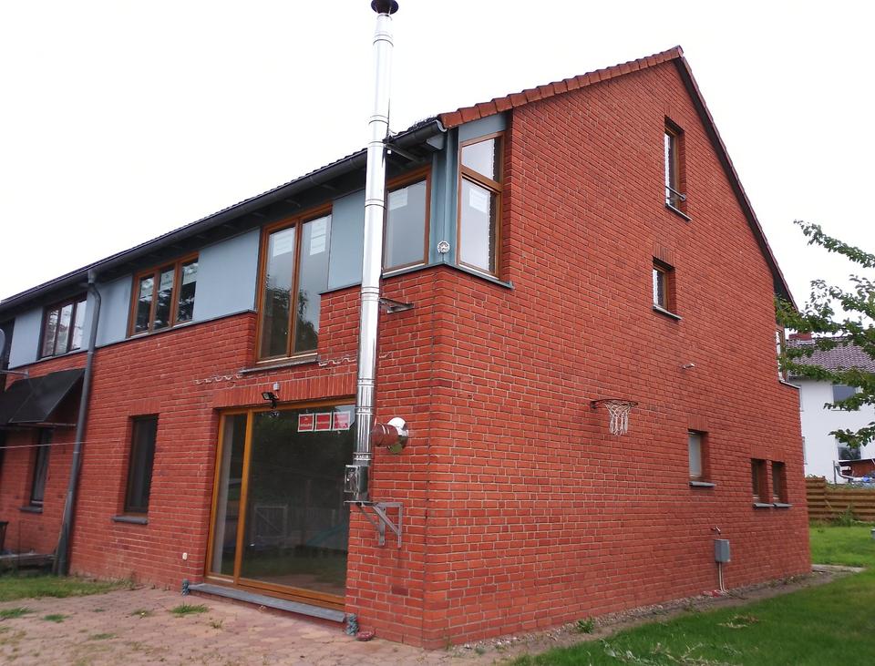 Thumbnail-Doppelhaushälfte im Auetal mit Doppelcarport und Kamin BJ 1995