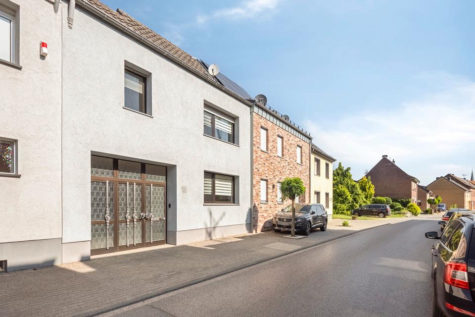 Thumbnail-Geräumiges Einfamilienhaus mit Rest Baugrund- Kein Provision