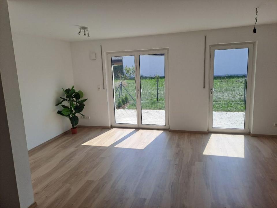 Thumbnail-Neuwertige Doppelhaushälfte in der Nähe von Straubing
