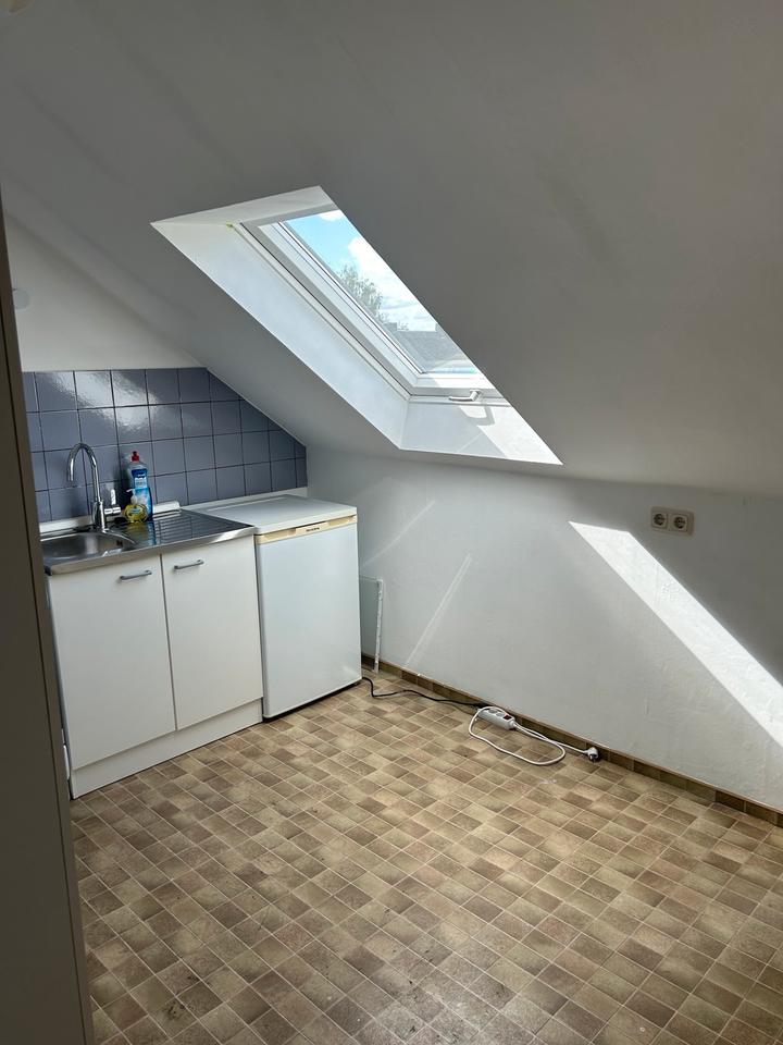 Thumbnail-Günstige 2 Zimmerwohnung m ideal für Azubis, Studenten