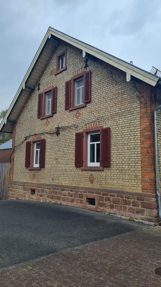 Thumbnail-Ehemaliger Bauernhof mit zwei Wohnhäusern und zwei Scheunen