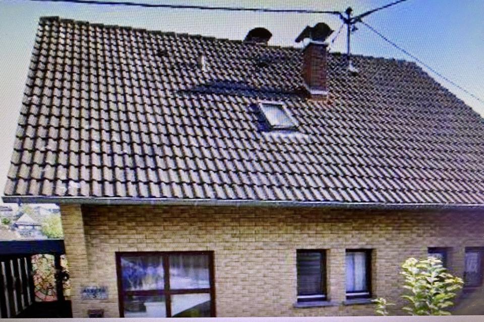 Thumbnail-Einfamilienhaus mit Garage und Garten