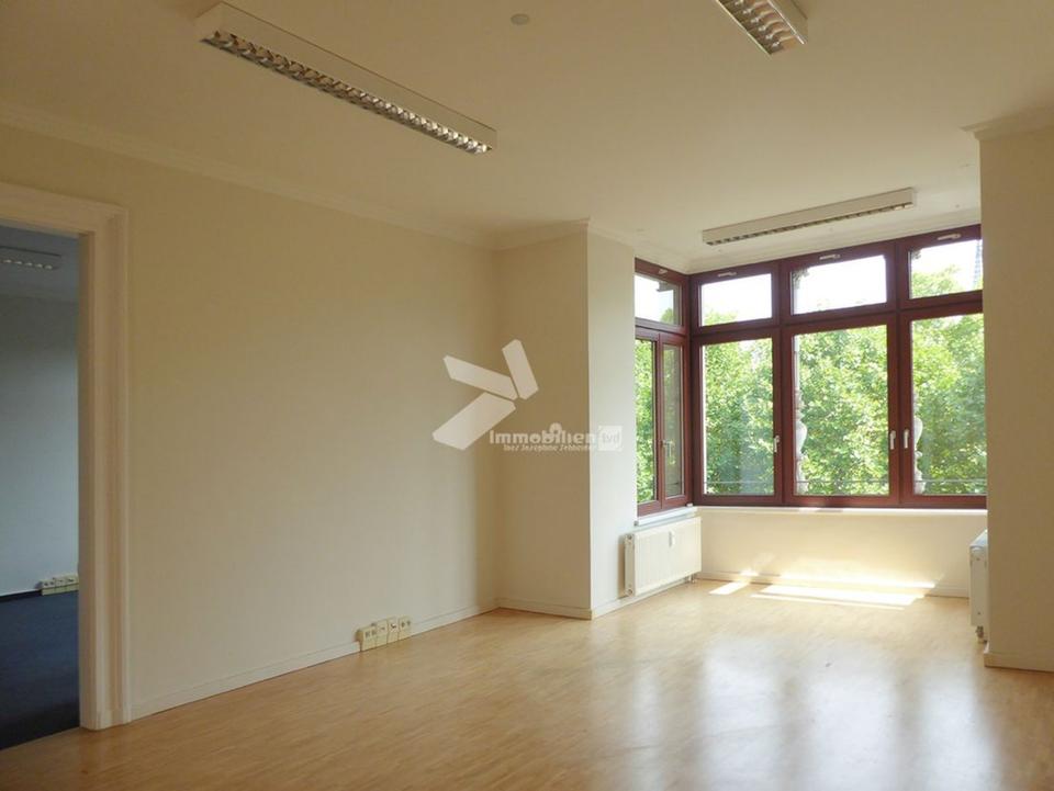 Thumbnail-Attraktives Büro! Schöne Praxis! Parkplatz möglich anzumieten! Zentrumsnah und Parknähe