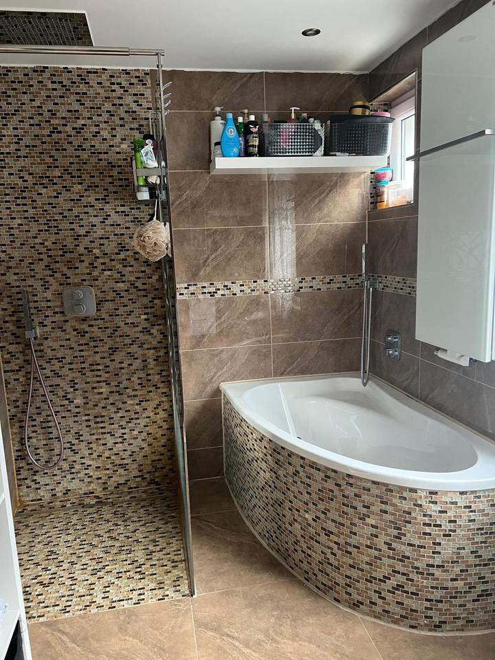 Thumbnail-Großzügige 4-Zimmer-EG-Wohnung mit Terrasse, Balkon, Garage