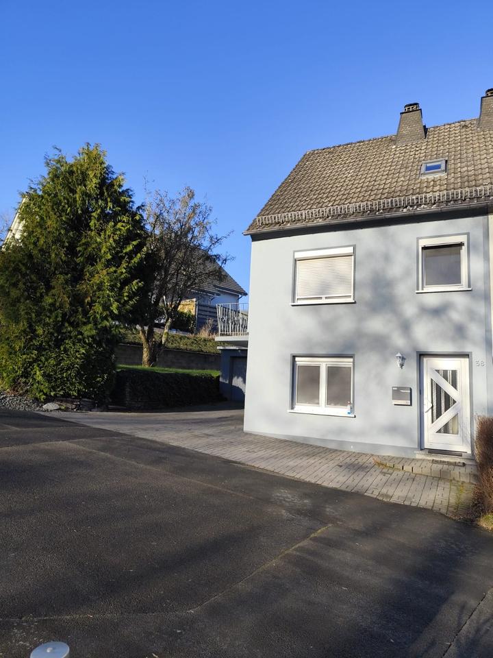 Thumbnail-DHH in guter Lage in der malerischen Eifel, ohne Makler!