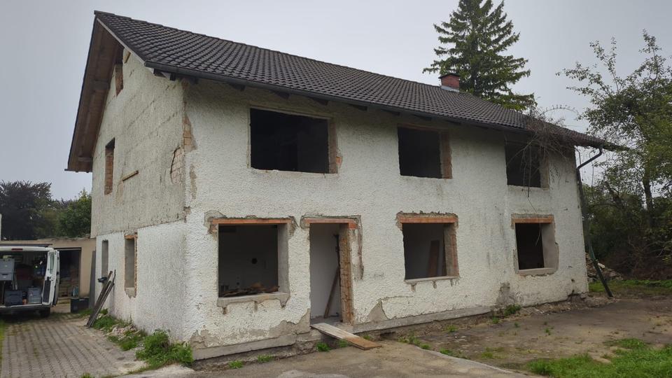 Thumbnail-1.094 m² Grundstück mit entkerntem Doppelhaus