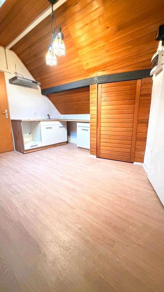 Thumbnail-Biete 2 Zimmer DG Wohnung in Egelsbach an