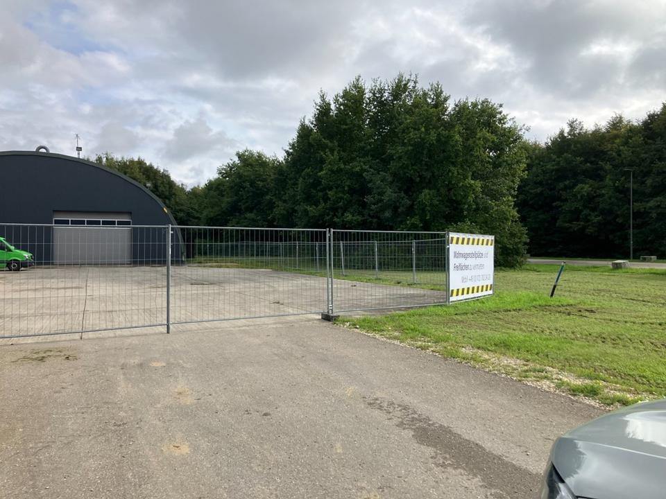 Thumbnail-betonierte Freifläche ca. 400m², zu vermieten direkt an der A8
