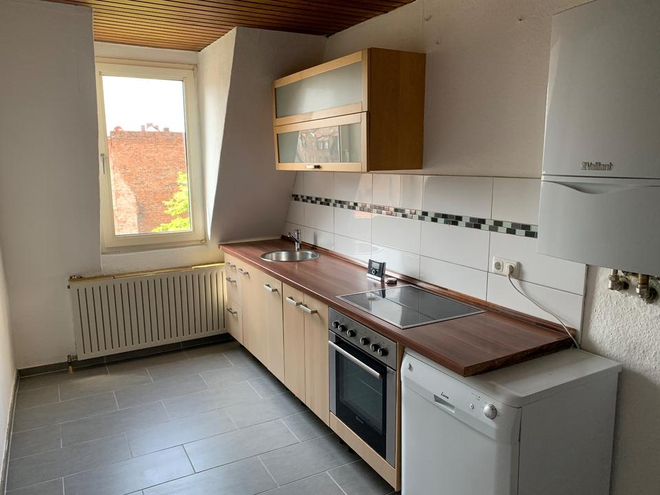 Thumbnail-1 Zimmer Dachgeschoßwohnung mit Einbaukücheq