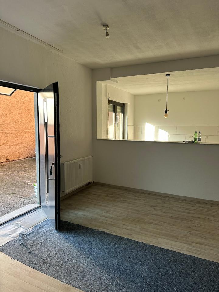 Thumbnail-EG-Mietwohnung in UrmitzRhein 90 m² 3 ZKB renoviert