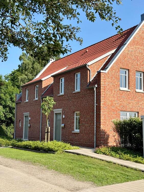 Thumbnail-Moderne Doppelhaushälfte neben dem Schloss zu vermieten