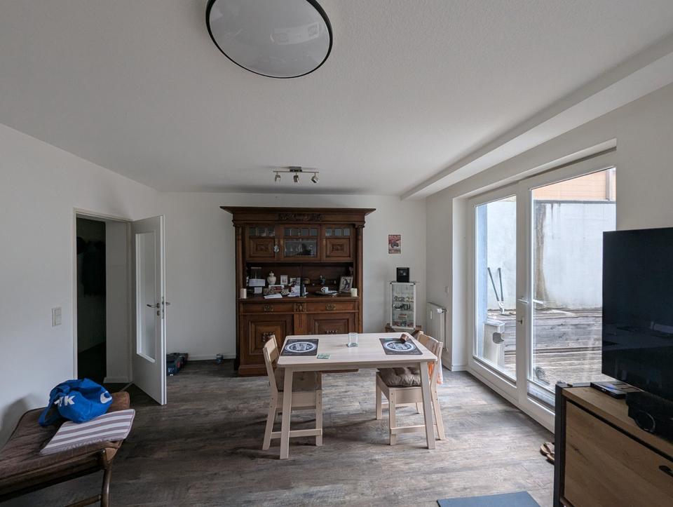 Thumbnail-Von Privat- 2-Zimmer Souterrainwohnung