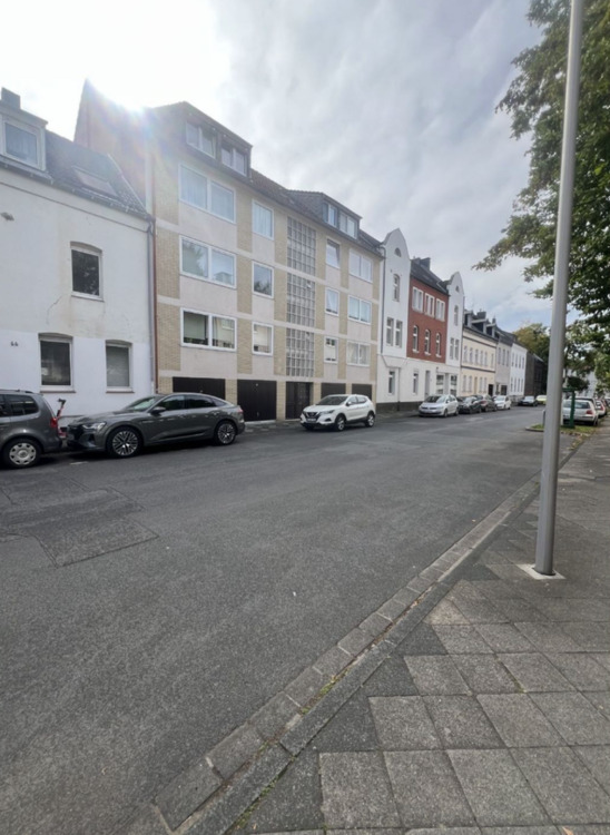 Thumbnail-Helle 2-Zimmer-Dachgeschosswohnung in Düsseldorf Benrath