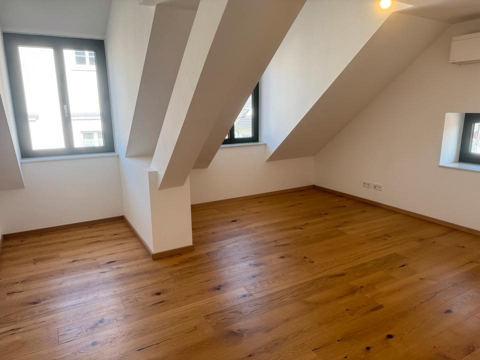 Thumbnail-MA-Wallstadt: Gehobene Wohnung für Singles o. Paare, EBK, Klima