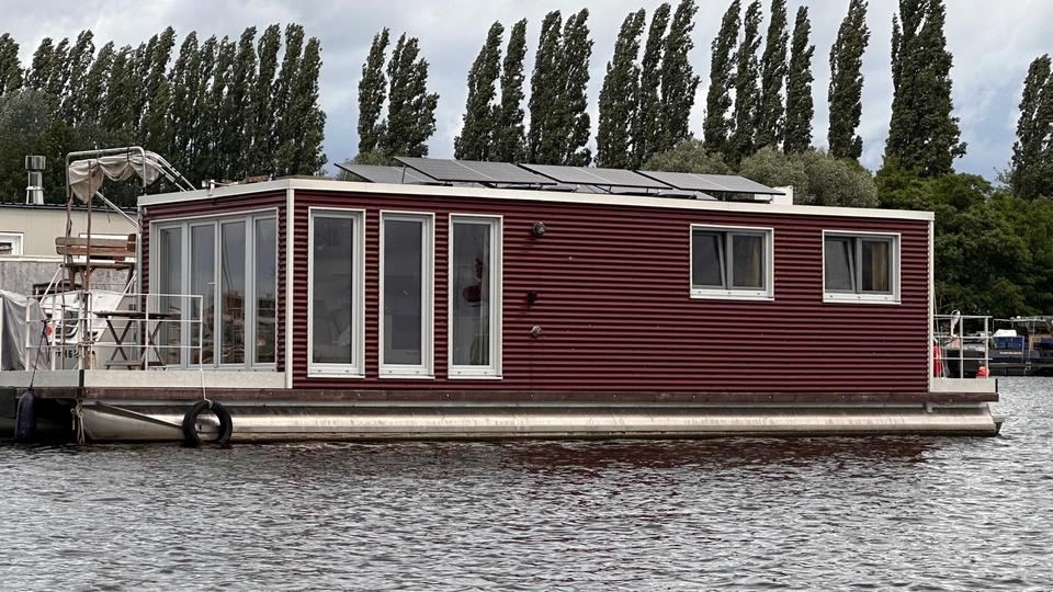 Thumbnail-Modernes, autarkes Hausboot mit Liegeplatz in Berlin