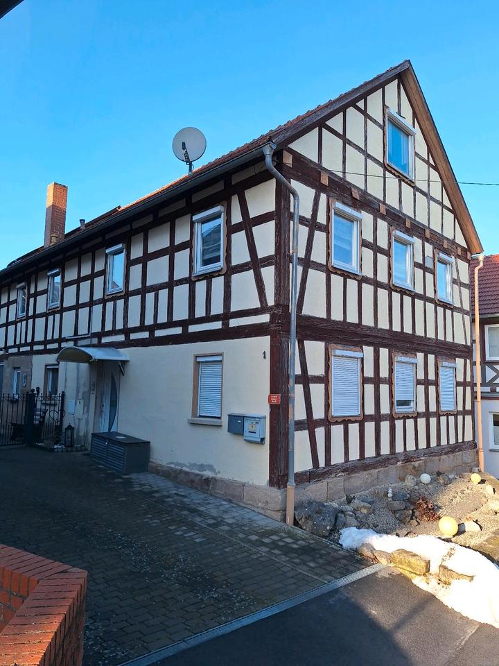 Thumbnail-Zweifamilienhaus mit angrenzenden Landwirtschaftlichen Gebäuden