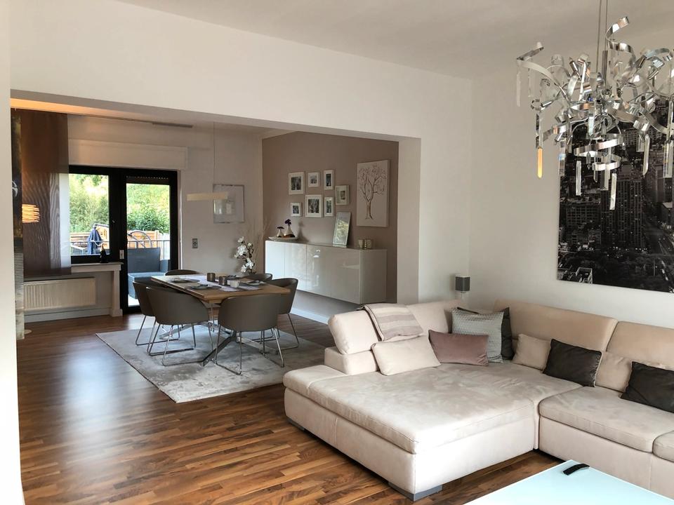 Thumbnail-Schöne 4 Zimmer Wohnung mit separaten Eingang und Garten