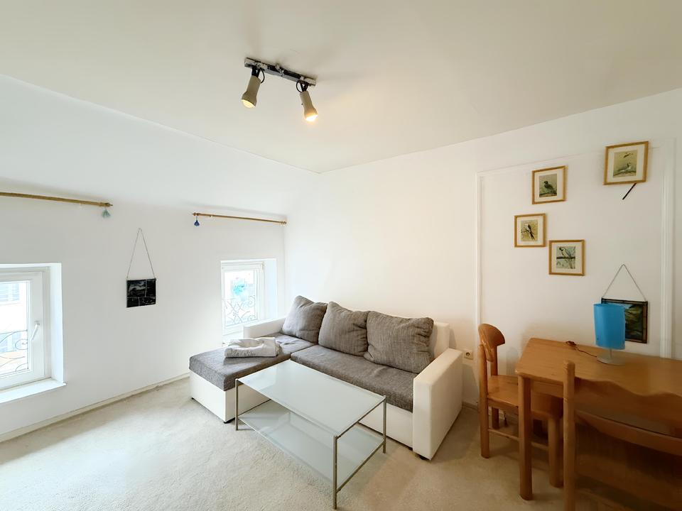 Thumbnail-MÖBLIERTE 4-ZIMMERWOHNUNG IN ALTBAU ZU MIETEN!