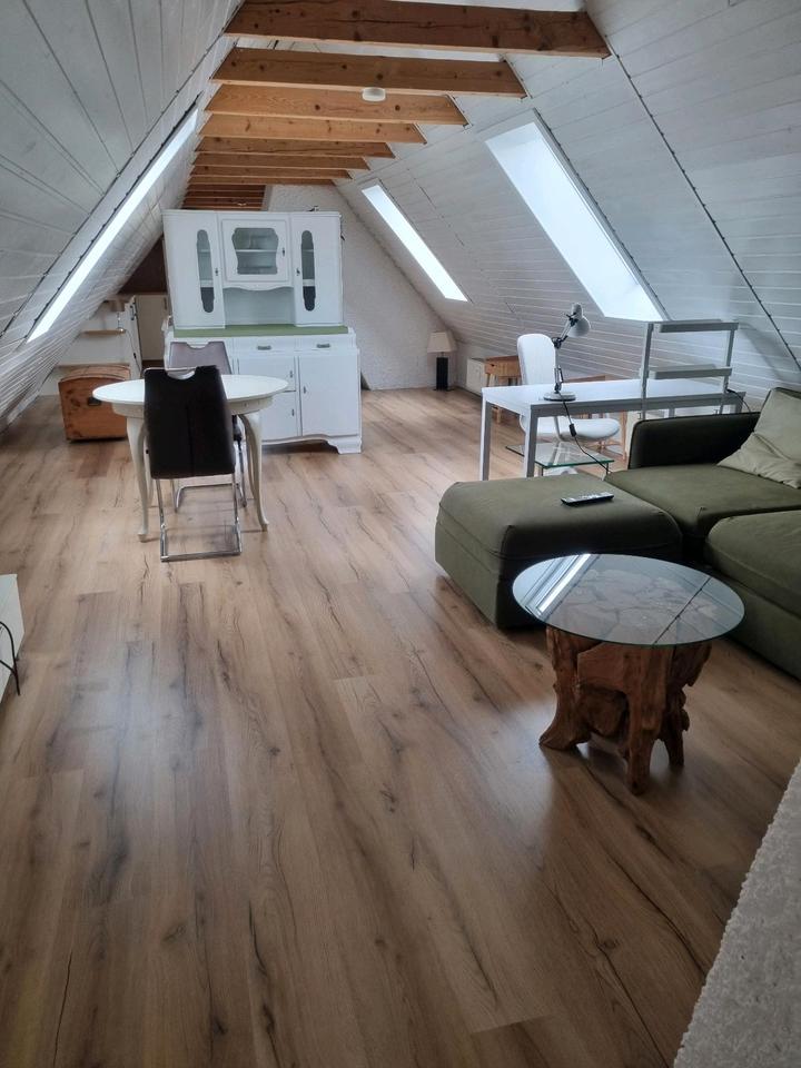 Thumbnail-Möblierte Dachgeschosswohnung