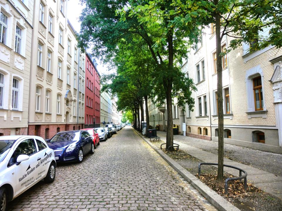 Thumbnail-Mit neuem Bad! Hoch hinaus mit dieser charmanten 3-Raum-Wohnung in der südlichen Innenstadt von Halle