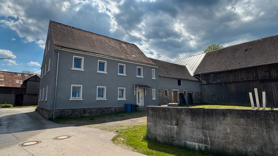 Thumbnail-Hofstelle, Dreiseithof, Wohnhaus, Stall, Scheune