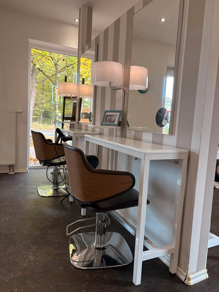 Thumbnail-FriseurstuhlPlatz zu vermieten