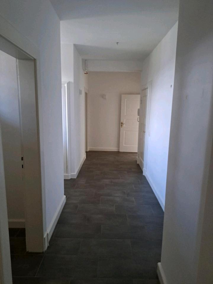 Thumbnail-4-Raumwohnung mit Balkon und Blick ins Grüne