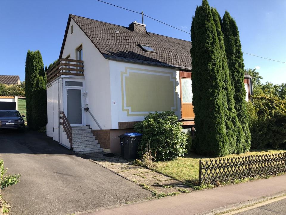 Thumbnail-Freistehendes Einfamilienhaus in schöner Lage mit großem Garten