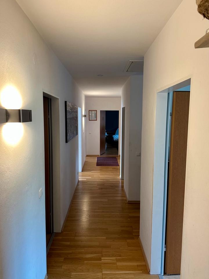 Thumbnail-Großzügige 4,5 Zimmer-Wohnung mit Dachterrasse zur Miete