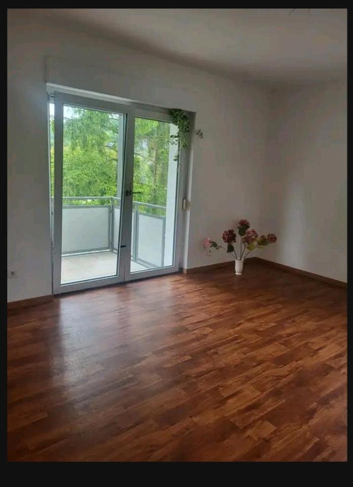 Thumbnail-3 Zi Wohnung mit 2 Balkone, ein Lebensgefühl – Wohnen im Grünen und dennoch stadtnah