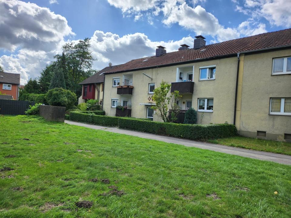 Thumbnail-Möblierte 2-Zimmer-Wohnung mit Balkon und EBK in Gelsenkirchen