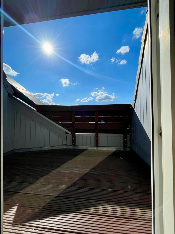 Thumbnail-Siemensstadt Square: Charmante 3-Zi.-DG-Wohnung, 80 m², Terrasse