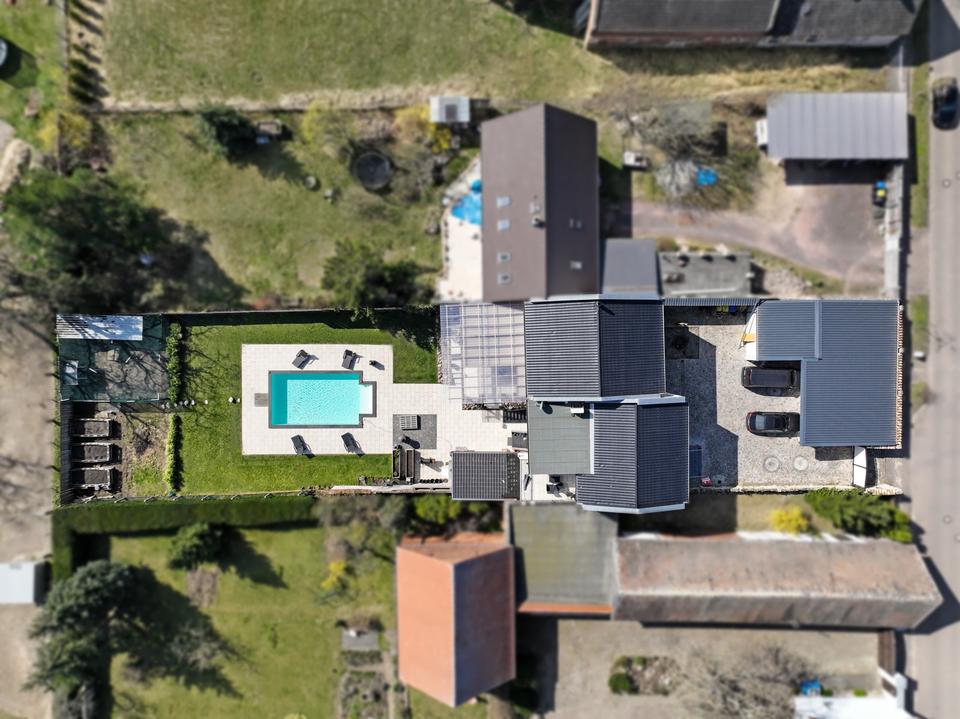 Thumbnail-Elegantes individuelles Einfamilienhaus mit idyllischen Garten