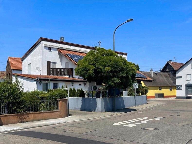 Thumbnail-Großes Wohnhaus von privat