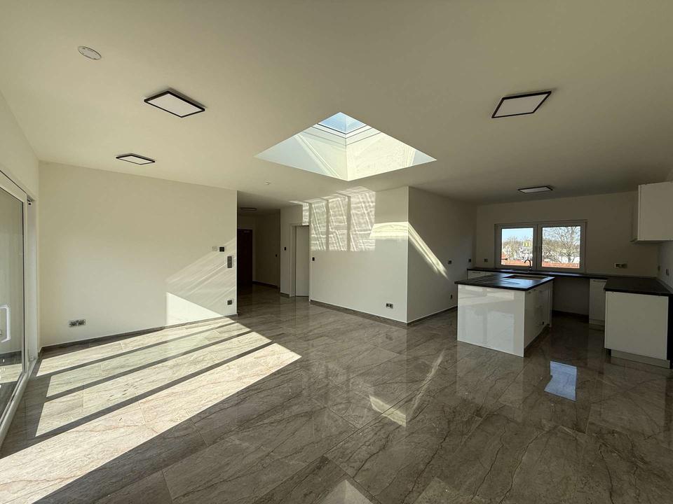 Thumbnail-Exklusives 3-Zimmer-Penthouse mit lichtdurchflutetem Wohnbereich