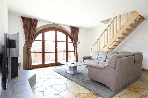 Thumbnail-Voll möbliert 2,5 Zimmer Maisonette Wohnung mit schöner Aussicht