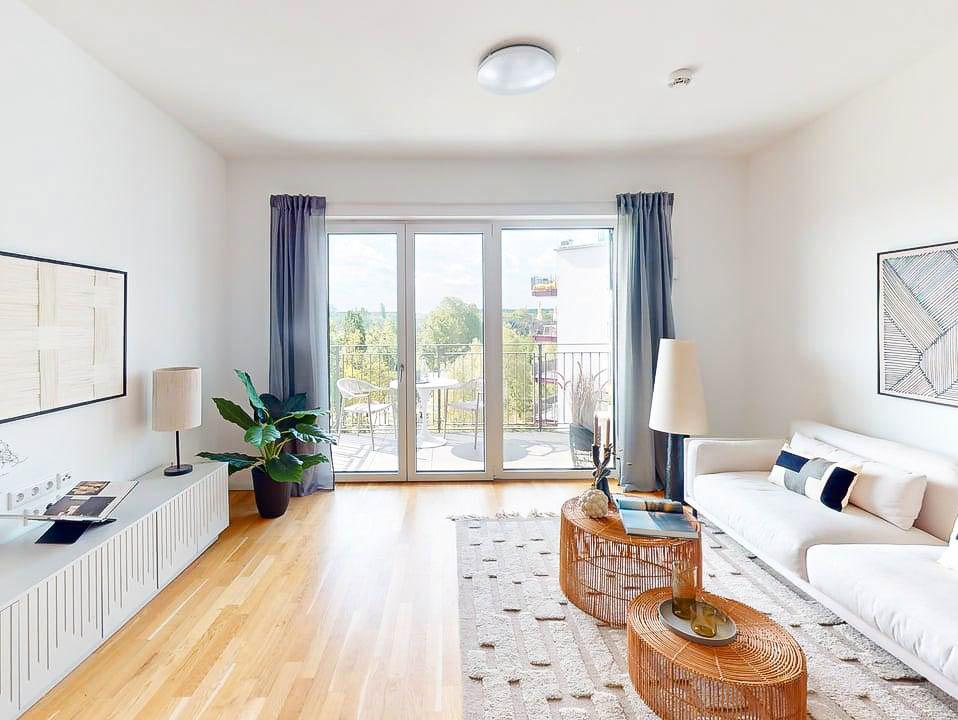 Thumbnail-Großzügige 3-Zimmerwohnung mit Balkon und Wintergarten am Gleisdreieck