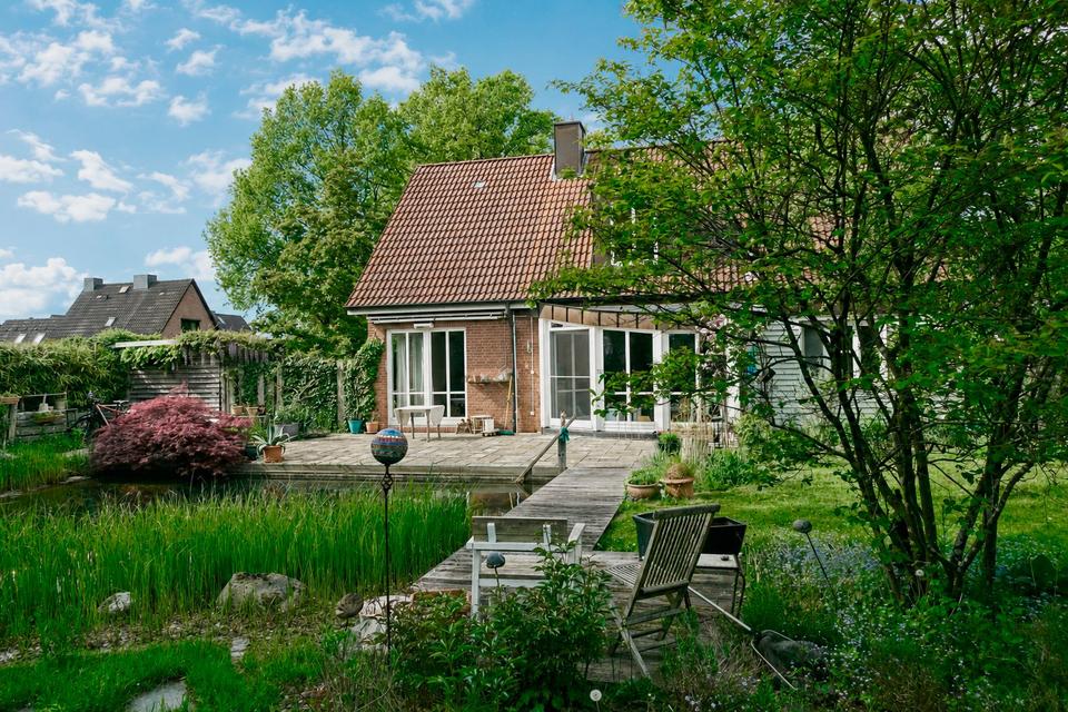 Thumbnail-Lichtdurchflutetes Architektenhaus mit Schwimmteich