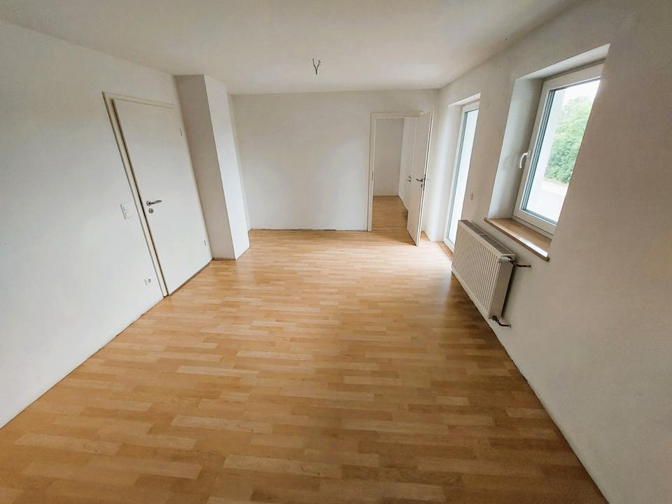 Thumbnail-Helle 3,5 Zimmer- Wohnung mit 2 Balkonen in Wartenberg