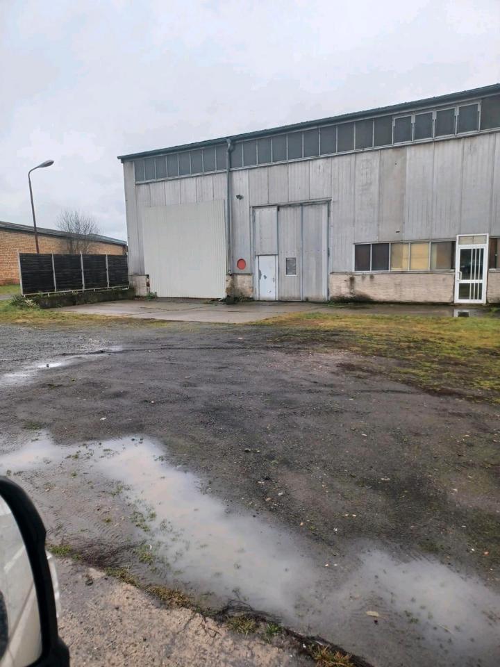 Thumbnail-Halle ca. 420m² , 7m Hoch , hohes Einfahrttor