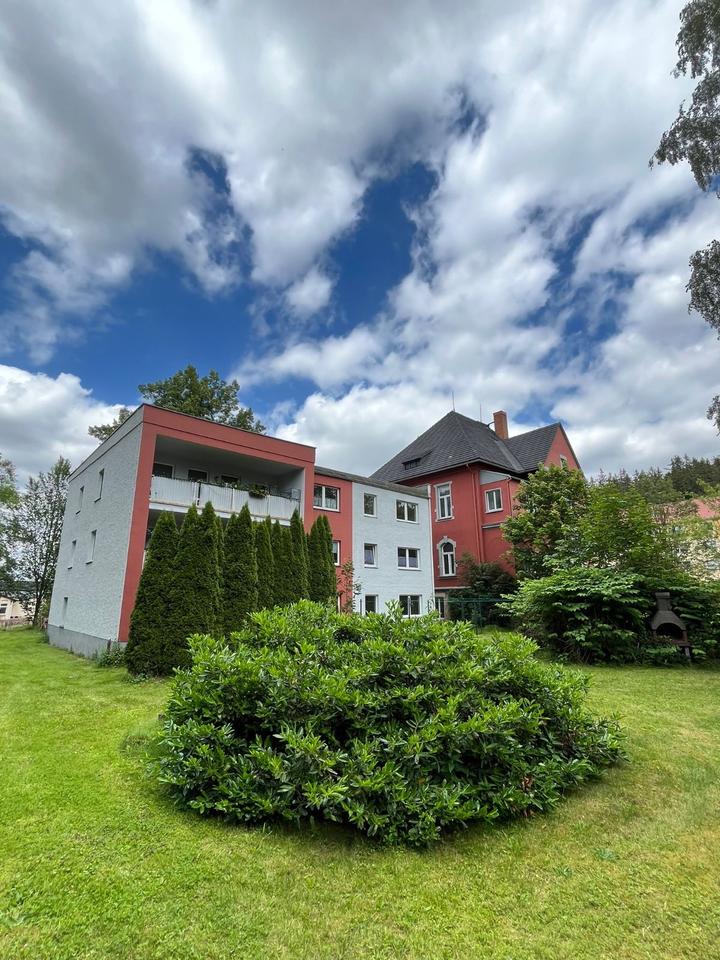 Thumbnail-Großzügige 3-Raum-Wohnung mit Balkon und Gartenmitnutzung