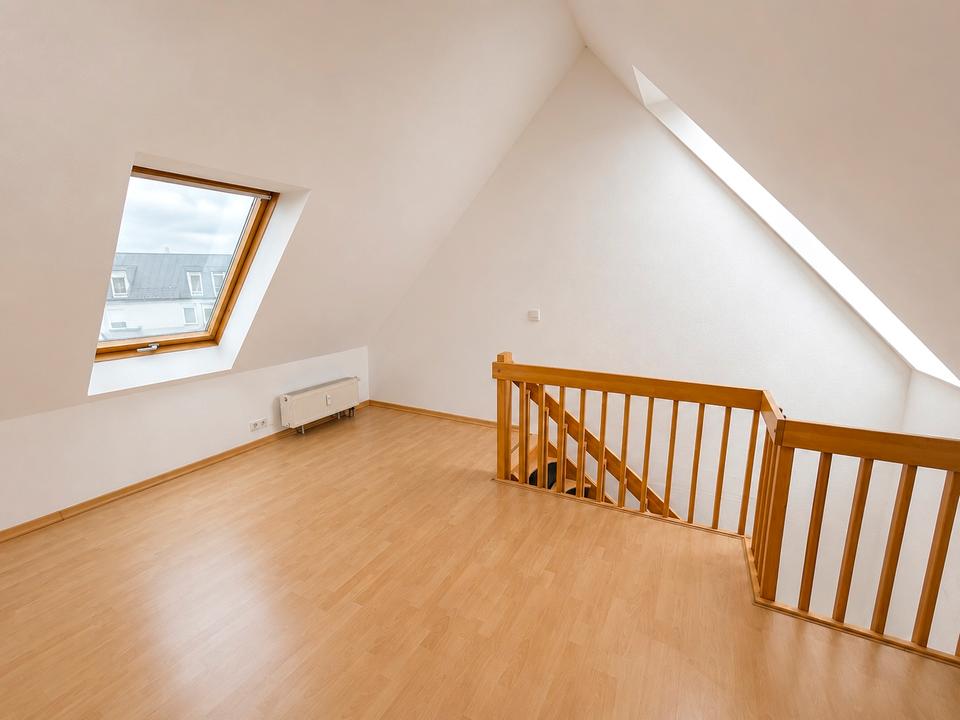 Thumbnail-Lichtdurchflutete Maisonette-Dachgeschosswohnung mit Balkon in Magdeburg-Ottersleben