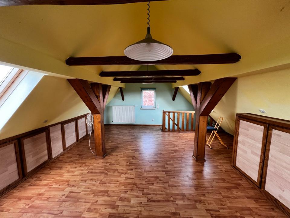 Thumbnail-Einfamilienhaus mit Scheune