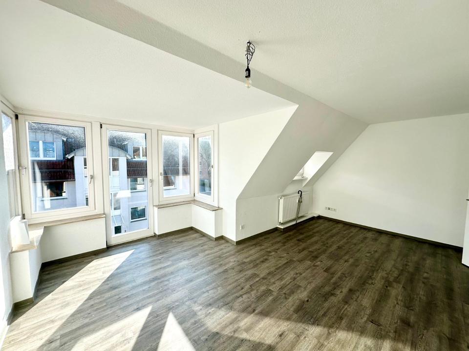 Thumbnail-Großzügige Dachgeschosswohnung Wohnung in Detmold