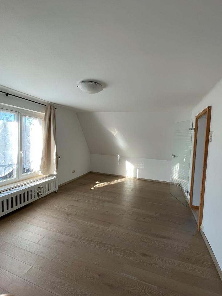 Thumbnail-Schöne 1-Raum-Wohnung mit großer Einbauküche in Boxdorf